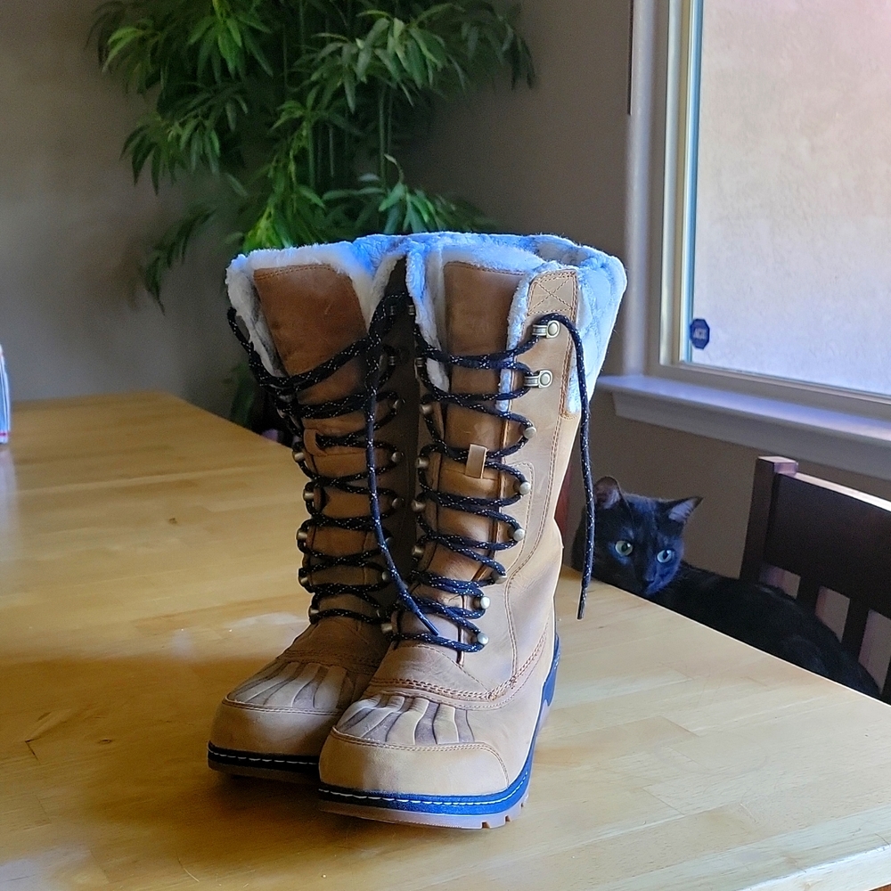 Sorel Size 11 Faux Fur Snow Boots Pre-owned + Great Condition